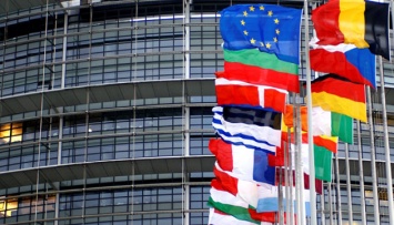 Еврокомиссия уменьшит админдавление на бизнес в ЕС