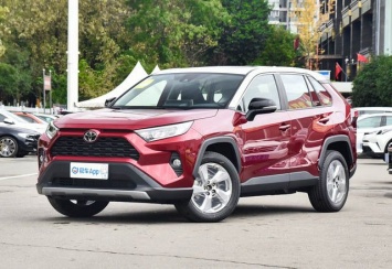 Toyota RAV4: как провальное поколение пользуется ажиотажным спросом