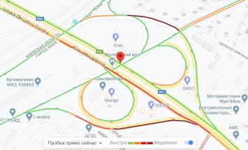 Киев сковали пробки. Водители жалуются, что в центр из пригорода не доехать и за 2 часа