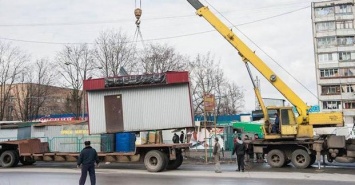 В Харькове демонтируют две тысячи незаконных МАФов