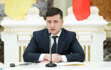Зеленский снял санкции с шести организаторов "выборов" на Донбассе