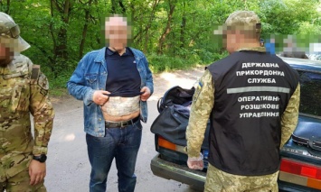 В Луганской области мужчина приклеил скотчем к телу 800 тыс. грн и пытался обойти КПВВ, - ГПСУ