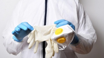 Какие перчатки лучше использовать для защиты от коронавируса: ответ медиков
