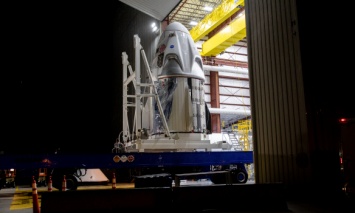 SpaceX Crew Dragon доставили на космодром NASA: запуск запланирован на 27 мая