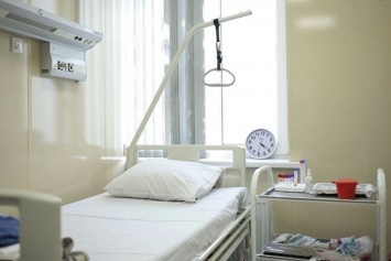 "Интерпайп" и фонд "Возрождение региона" закупили в больницы Днепра кровати и матрасы