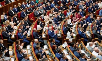 Парламент поддержал законпороект о погашении задолженности на оптовом рынке электроэнергии