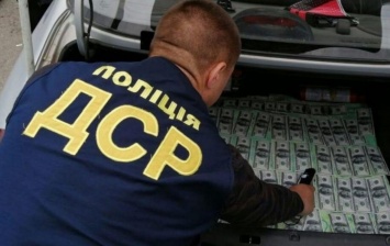 В Кировоградской области на взятке в 14 тысяч долларов поймали сельского голову