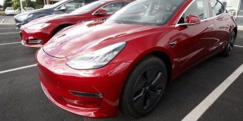 Недешевая опция: $100.000 за автопилот в Tesla