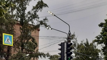На улицах Кривого Рога массово устанавливают новые светильники