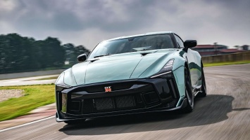 Серийный Nissan GT-R за миллион долларов дебютировал на треке: фото