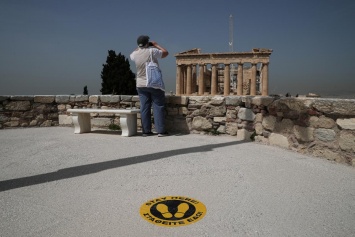 Греция с 15 июня откроет границы для туристов из 20 стран (список)