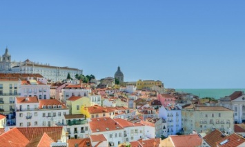Португалия заявила о готовности принимать туристов летом