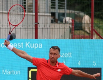 Стаховский проиграл второй матч выставочного турнира в Будапеште