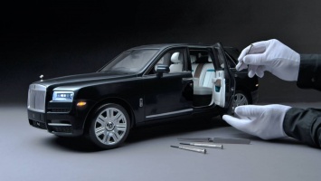 Rolls-Royce выпустил уникальную мини-модель SUV Cullinan