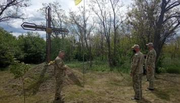 По случаю Дня Героев в Луганской области почтили бойцов УНР