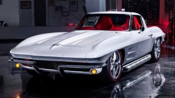На аукционе продают уникальный Chevrolet Corvette 1963 года (ФОТО)