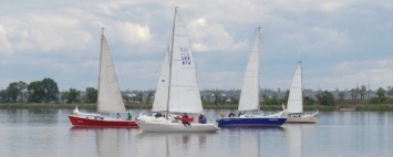 В Николаевском яхт-клубе началась парусная регата «Кубок Кредо»