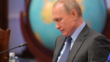 Посольство РФ в США призвало Bloomberg извиниться за статью о низком рейтинге Путина