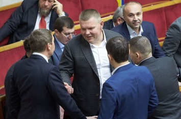 Бутылка и важная встреча: в гибели нардепа Давиденко появились детали