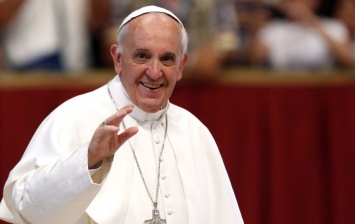 Папа Римский прочитал на площади Святого Петра первую после карантина молитву для паломников