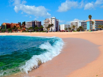 Испания утвердила режим работы пляжей в условиях пандемии