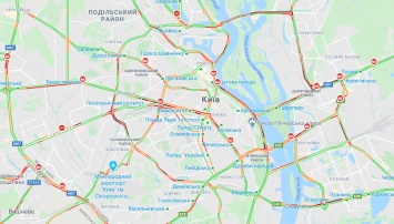 Несмотря на открытие метро, на дорогах Киева образовались пробки (карта)