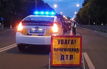 В Мариуполе при столкновения "Митсубиси" и "Фольксваген" пострадал 7-летний мальчик