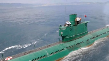 КНДР построила новую ракетную подводную лодку, - разведка