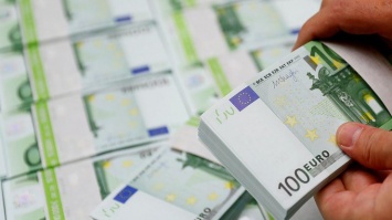 Французская экономика "съела" почти полтриллиона евро