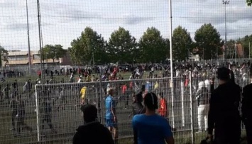 Во Франции накажут футбольных фанатов, собравшихся во время карантина на стадионе