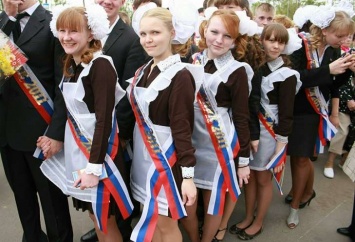 Российским школьникам обещают скоро выпускные