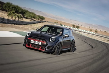 BMW Group Россия начинает выдачу MINI John Cooper Works GP клиентам