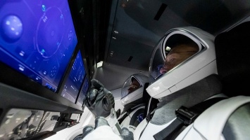 Астронавты отрепетировали первый в истории запуск пилотируемого корабля Илона Маска (ФОТО)