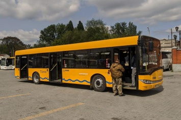 «С комфортом»: на какой маршрут Днепра вышли большие автобусы