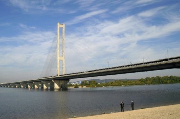 В Киеве "устал" еще один мост: на этот раз - Южный