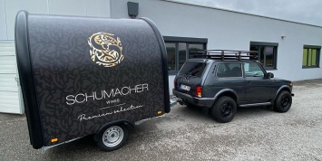 Ральф Шумахер купил «Ниву» для перевозки вина. Фотофакт