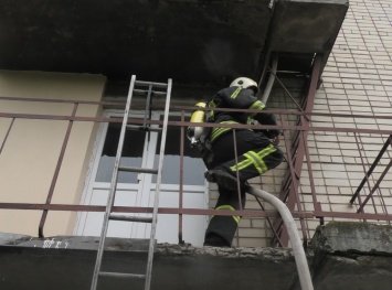 Дым и пламя: горела херсонская квартира на Промышленной