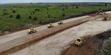 Как в Украине строят дорогу с нуля (фото)