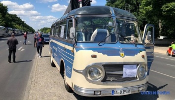 Туристические автобусы выехали на акцию протеста в Берлине