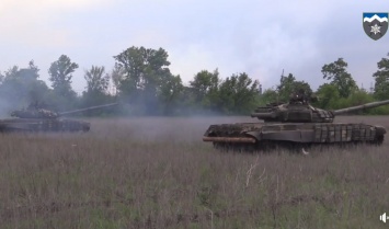Самый впечатляющий в мире драгрейсинг от украинских военных (видео)