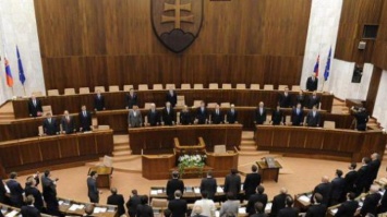 В Словакии экстренно эвакуировали парламент