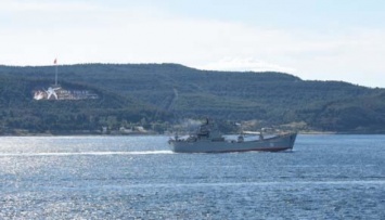 В Черное море идет российский десантный корабль "Саратов"