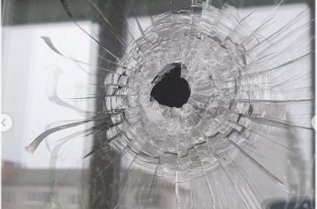 Перестрелка под Киевом: пули пробили окна жилого дома. ФОТО