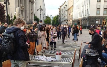 На Банковой протестуют против главы МОЗ Степанова