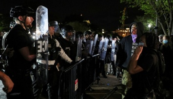 Полицейский беспредел в Миннеаполисе: протест под Белым домом длился более пяти часов