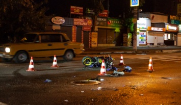 ДТП с пострадавшим: в Днепре таксист влетел в мотоцикл