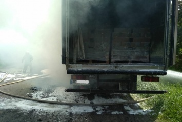 На автодороге «Днепр - Мелитополь» горел грузовик с молочной продукцией