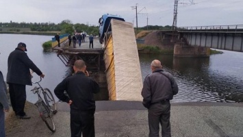 Шаткие мосты: журналисты 34 телеканала выяснили, в каком состоянии переправы области
