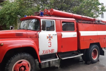 Из-за загоревшейся квартиры в доме харьковские спасатели эвакуировали более 20 жителей, - ФОТО