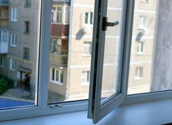 В Харькове с 19 этажа выпали мать с ребенком